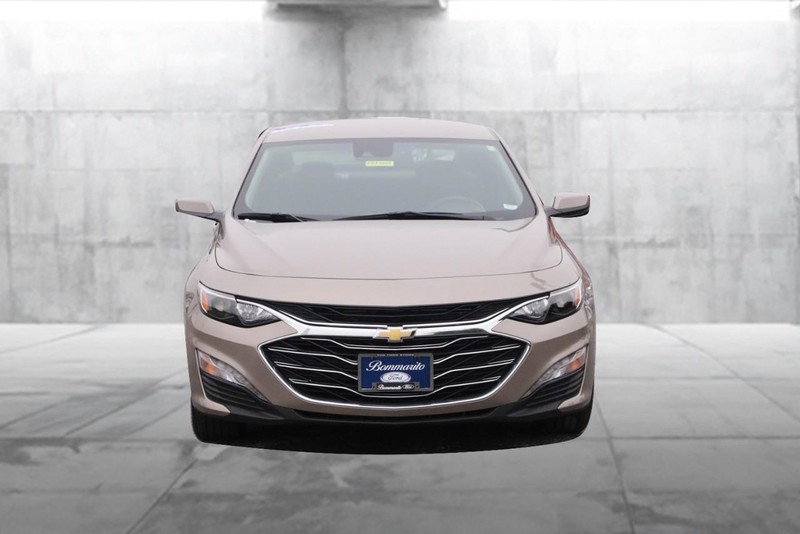 Chevrolet Malibu Vehicle Image 04