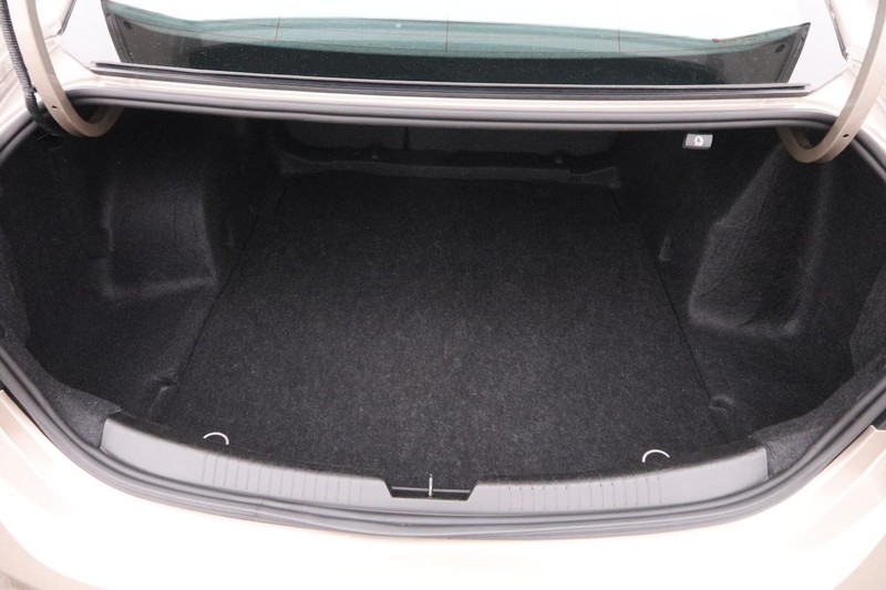 Chevrolet Malibu Vehicle Image 07