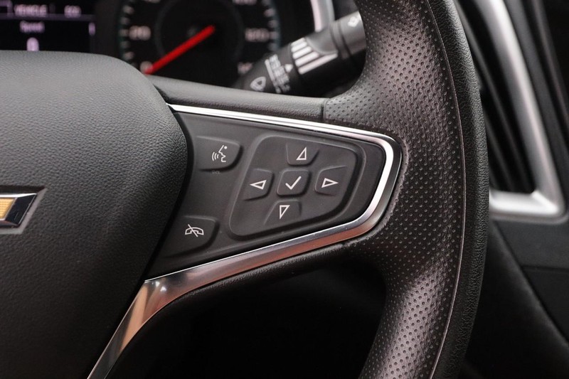 Chevrolet Malibu Vehicle Image 12