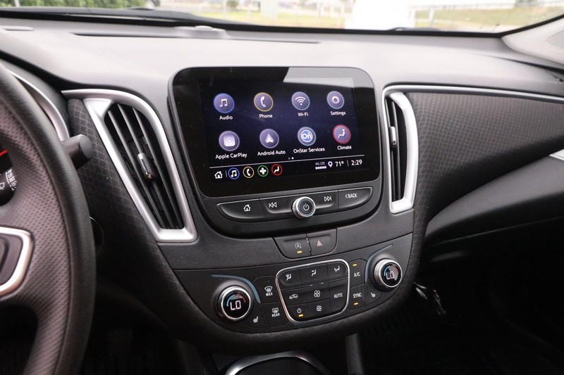 Chevrolet Malibu Vehicle Image 15