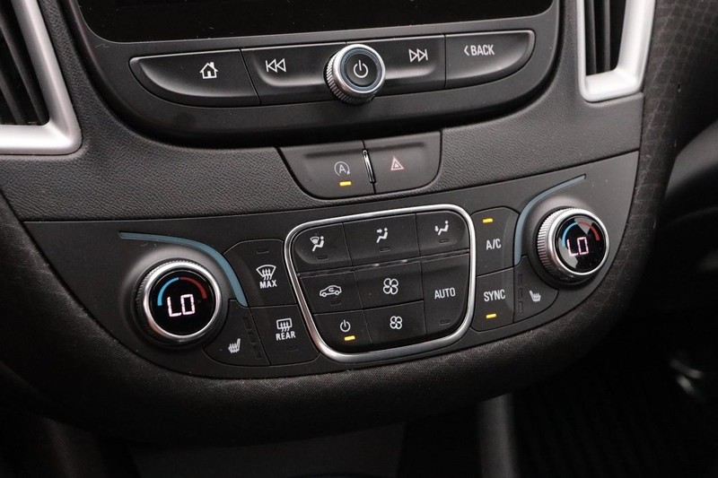 Chevrolet Malibu Vehicle Image 17