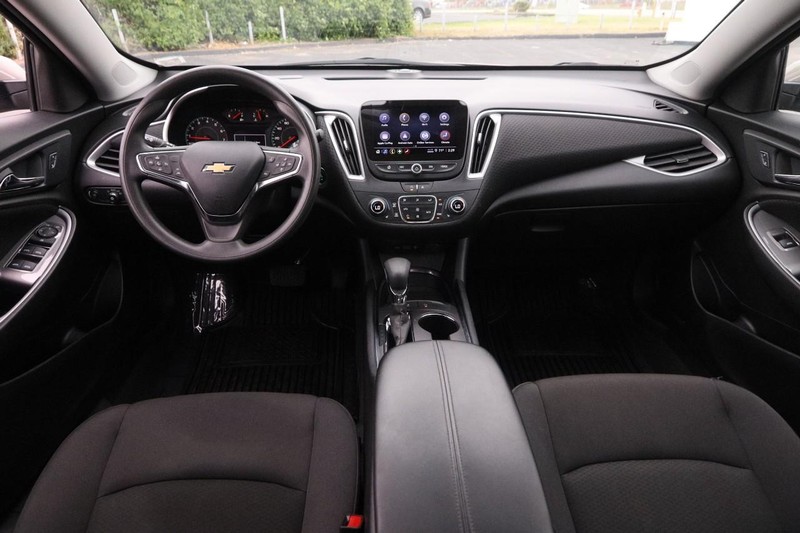 Chevrolet Malibu Vehicle Image 19