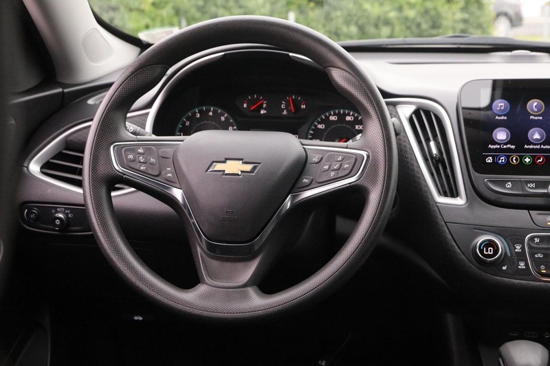 Chevrolet Malibu Vehicle Image 21