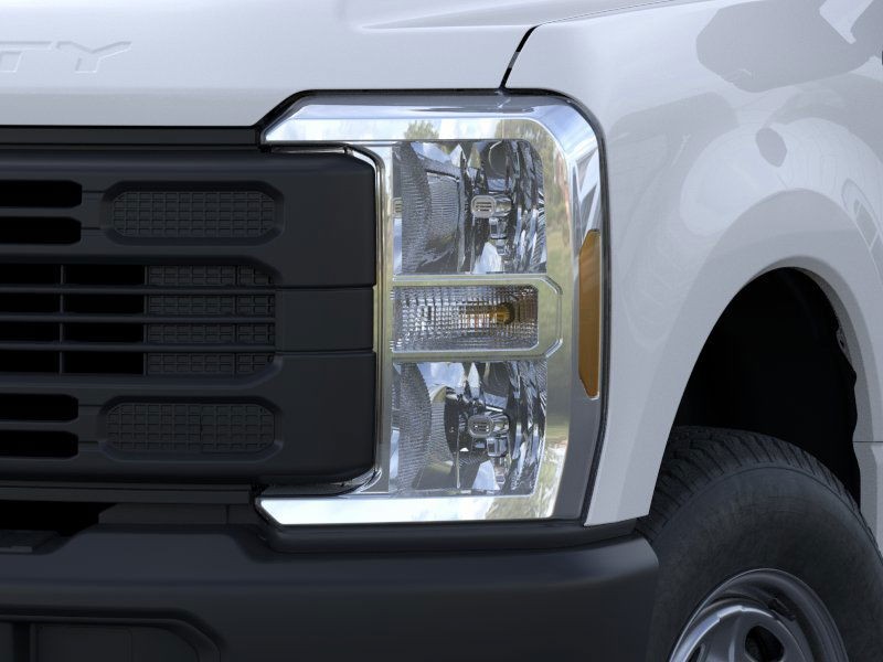 Ford Super Duty F-250 SRW Vehicle Image 18