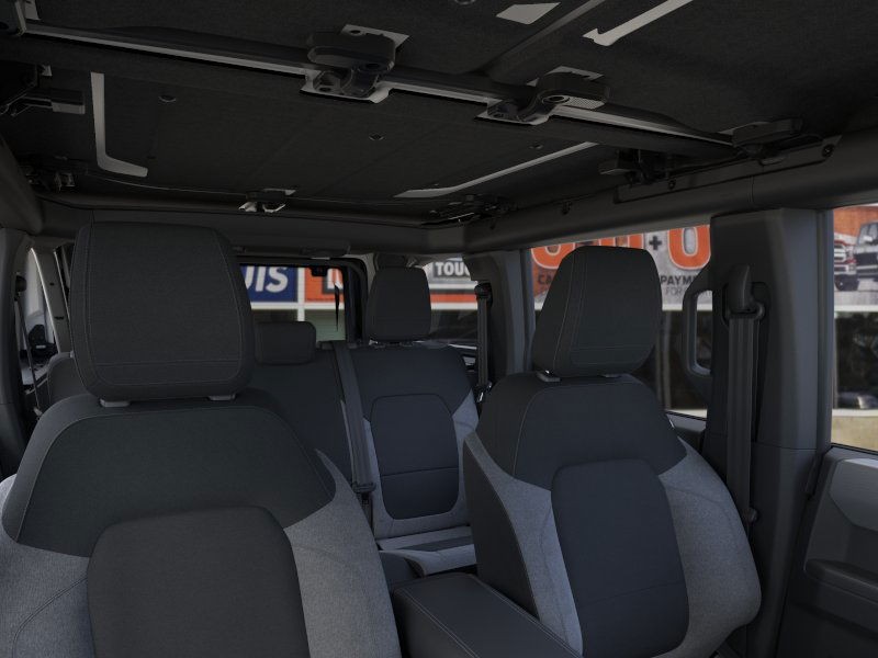 Ford Bronco Vehicle Full-screen Gallery Image 11