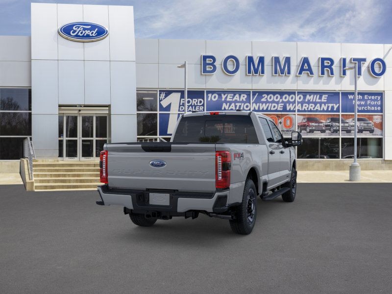 Ford Super Duty F-350 SRW Vehicle Image 08