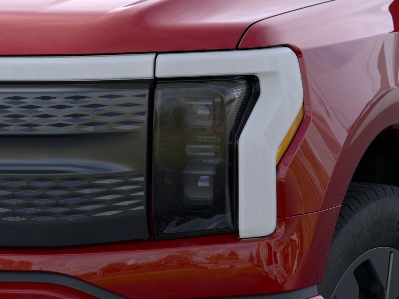 Ford F-150 Lightning Vehicle Full-screen Gallery Image 18