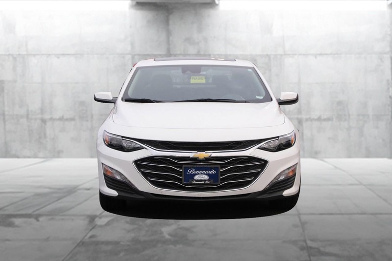 Chevrolet Malibu Vehicle Image 04