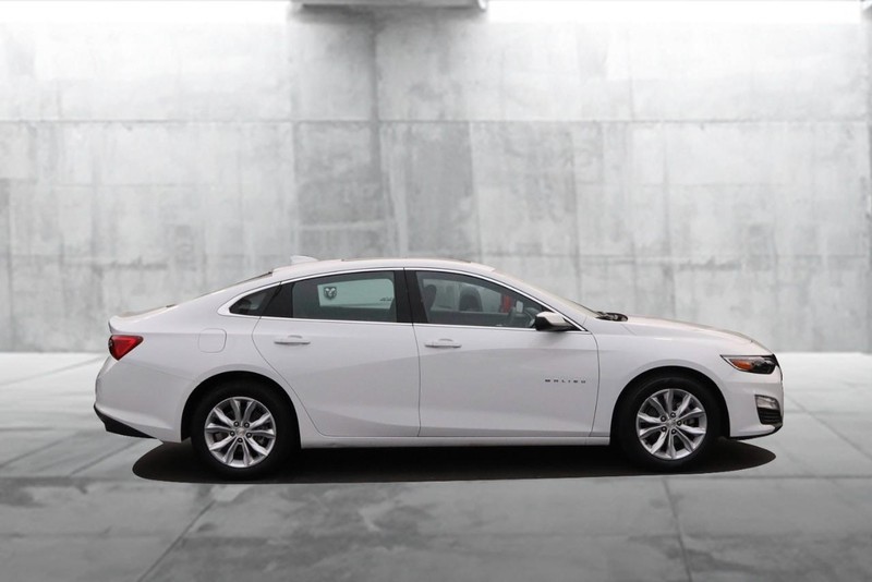 Chevrolet Malibu Vehicle Image 05