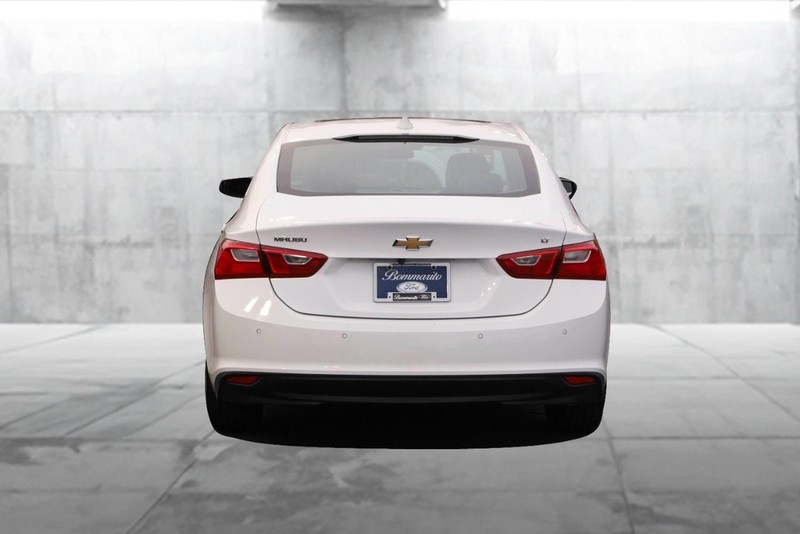 Chevrolet Malibu Vehicle Image 06