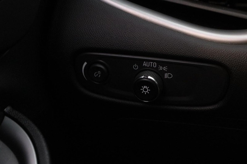 Chevrolet Malibu Vehicle Image 18