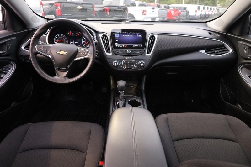 Chevrolet Malibu Vehicle Image 19