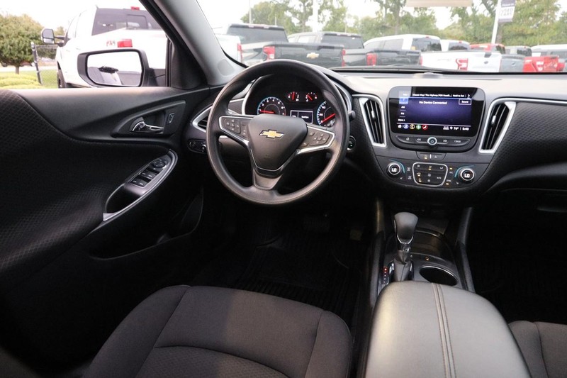 Chevrolet Malibu Vehicle Image 20