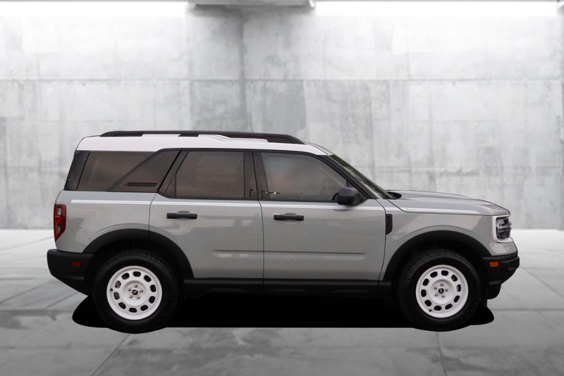 Ford Bronco Sport Vehicle Full-screen Gallery Image 5