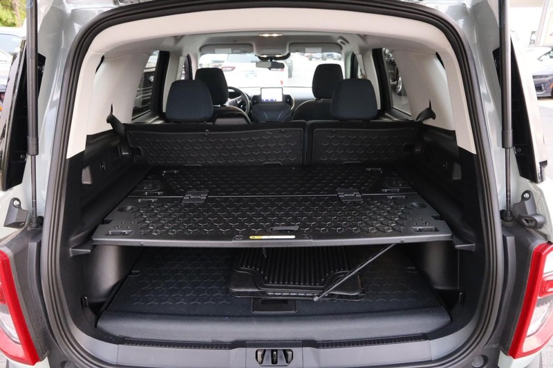 Ford Bronco Sport Vehicle Full-screen Gallery Image 7