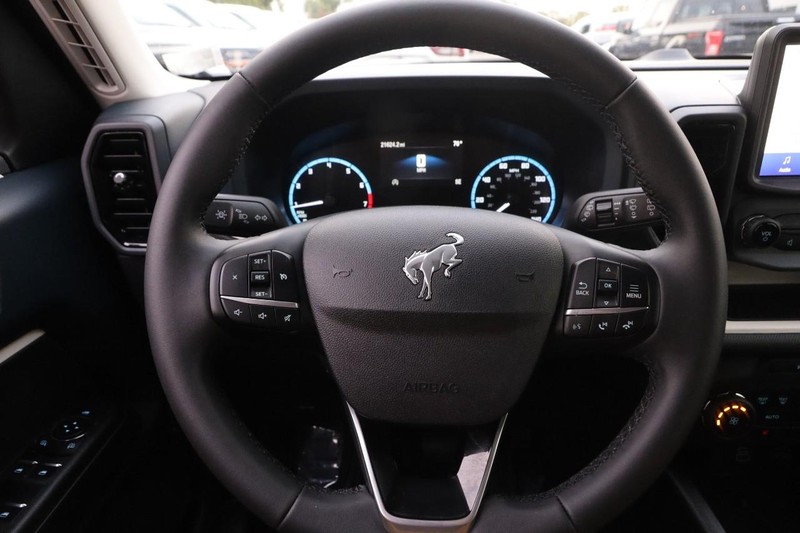 Ford Bronco Sport Vehicle Full-screen Gallery Image 10