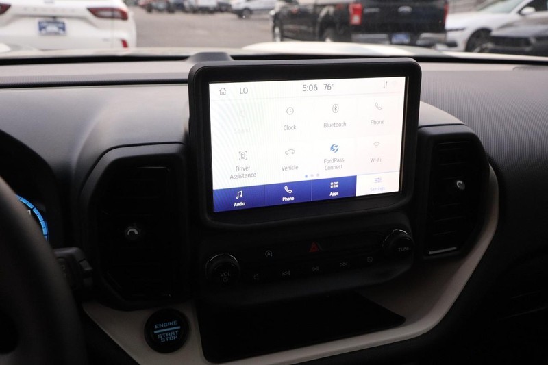 Ford Bronco Sport Vehicle Full-screen Gallery Image 15