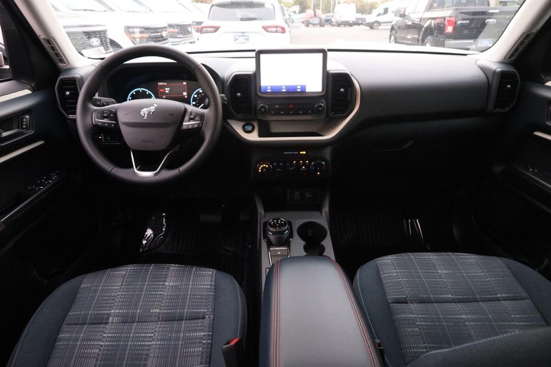 Ford Bronco Sport Vehicle Full-screen Gallery Image 20