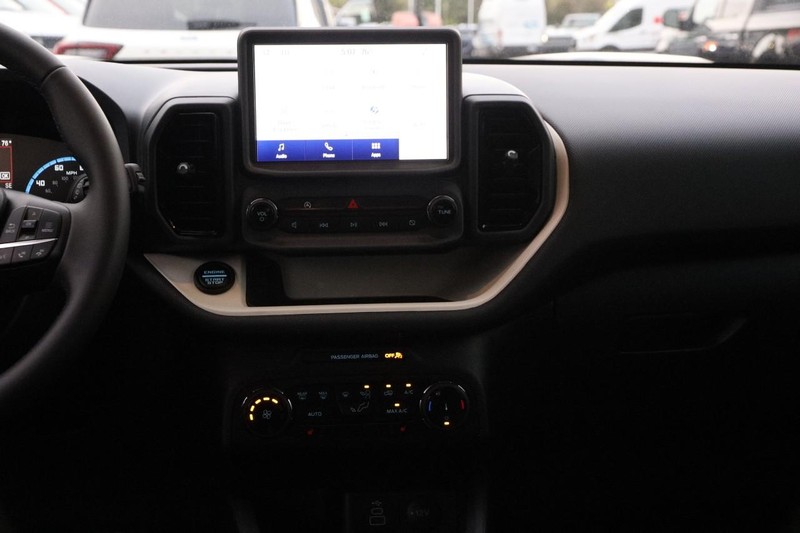 Ford Bronco Sport Vehicle Full-screen Gallery Image 23