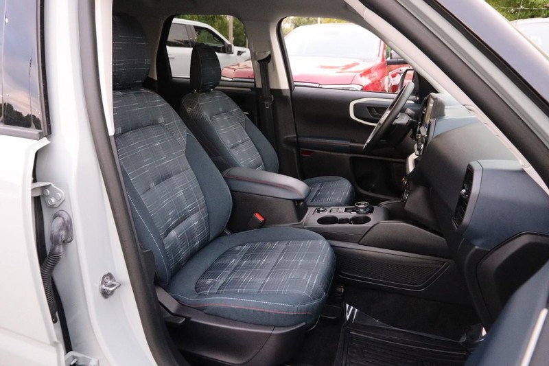 Ford Bronco Sport Vehicle Full-screen Gallery Image 25