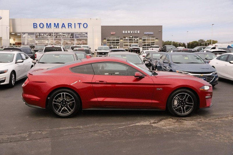 Ford Mustang Vehicle Image 05