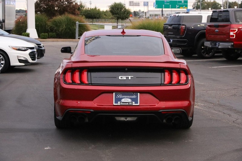 Ford Mustang Vehicle Image 06