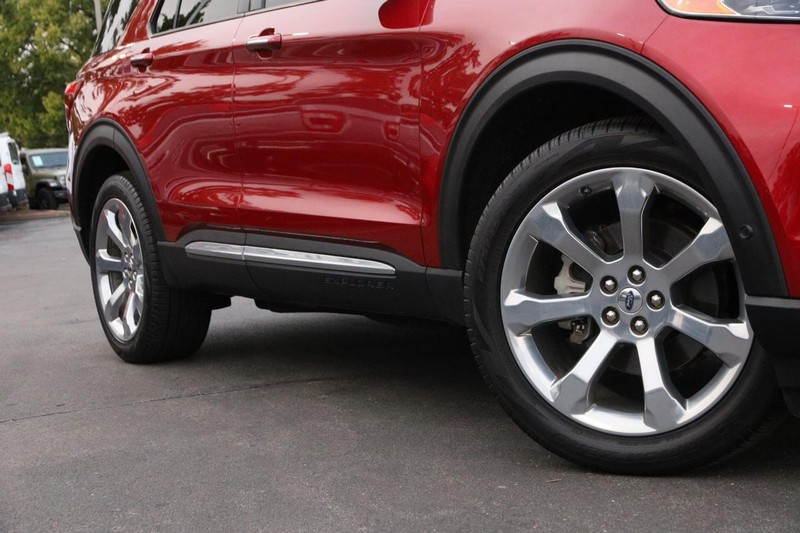 Ford Mustang Vehicle Image 13