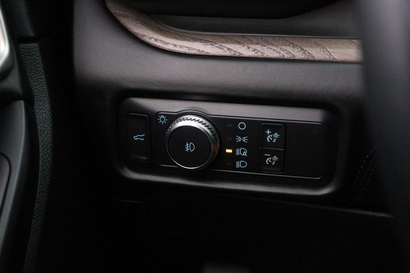Ford Mustang Vehicle Image 31