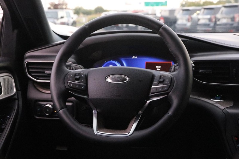 Ford Mustang Vehicle Image 34
