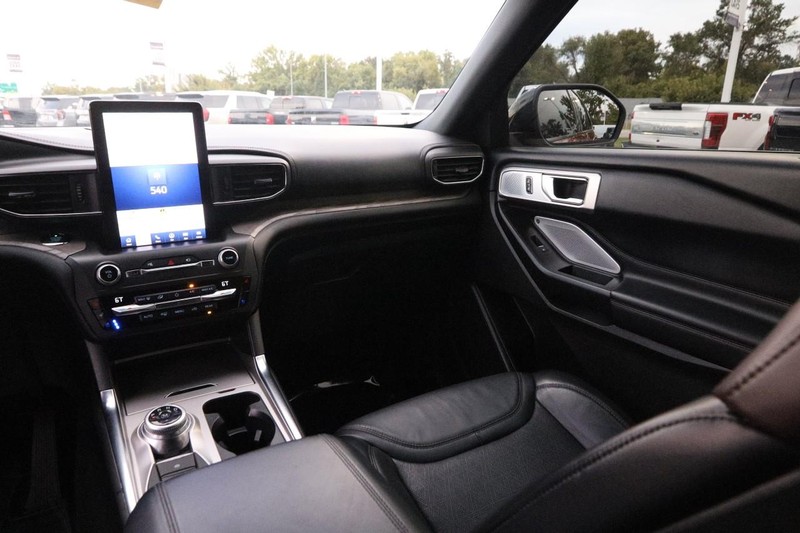 Ford Mustang Vehicle Image 36