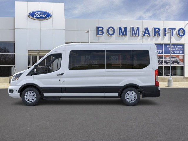 Ford Transit Passenger Wagon Vehicle Image 03