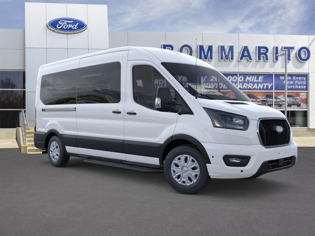 Ford Transit Passenger Wagon Vehicle Image 07