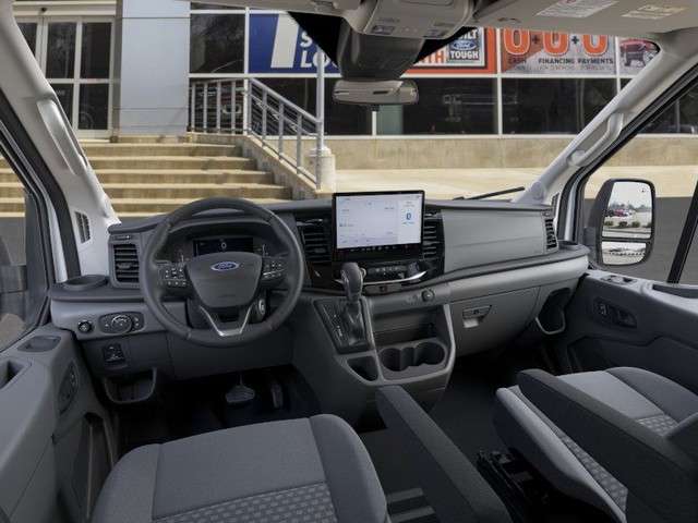 Ford Transit Passenger Wagon Vehicle Image 09