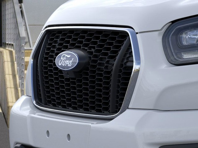 Ford Transit Passenger Wagon Vehicle Image 17