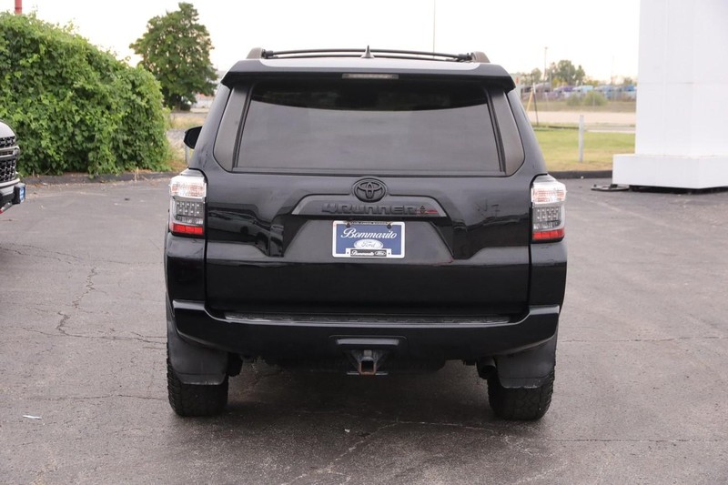 Toyota 4Runner Vehicle Image 06