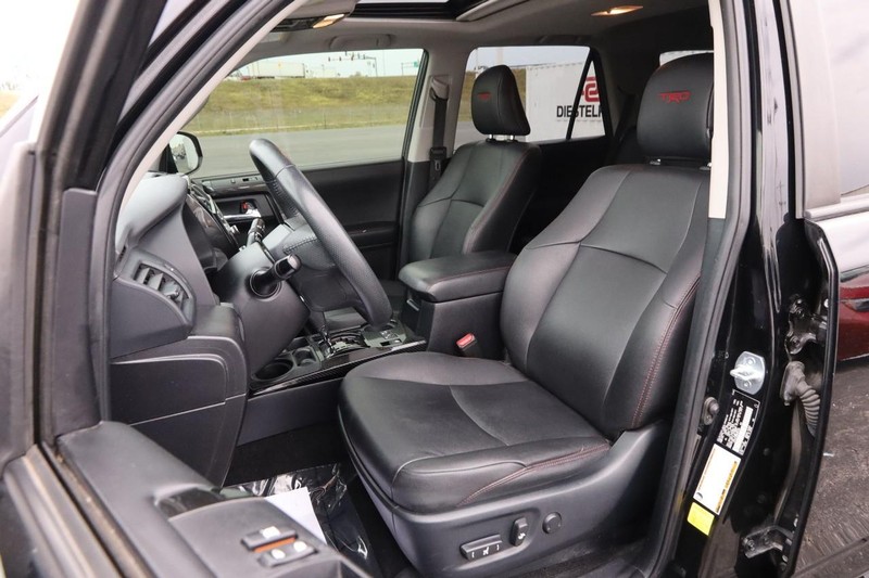 Toyota 4Runner Vehicle Image 09
