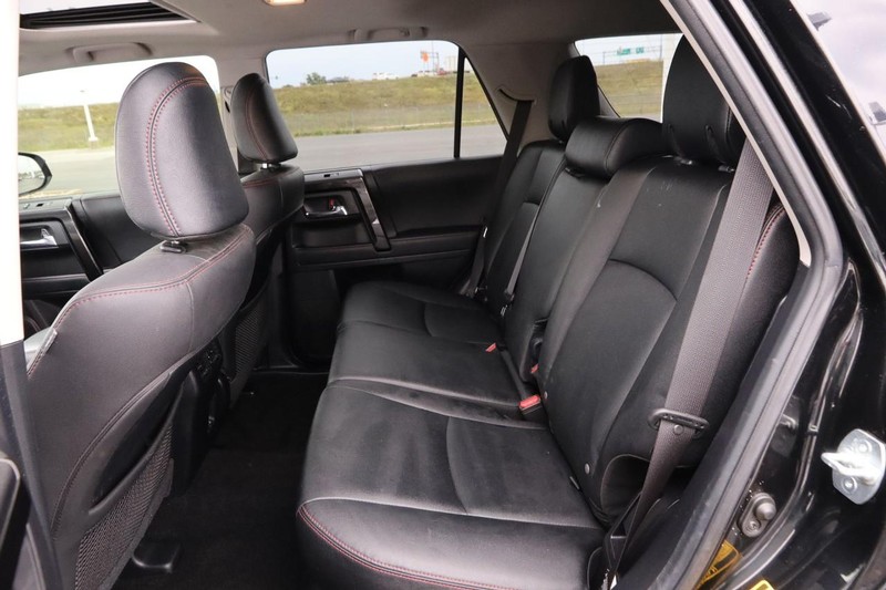 Toyota 4Runner Vehicle Image 10