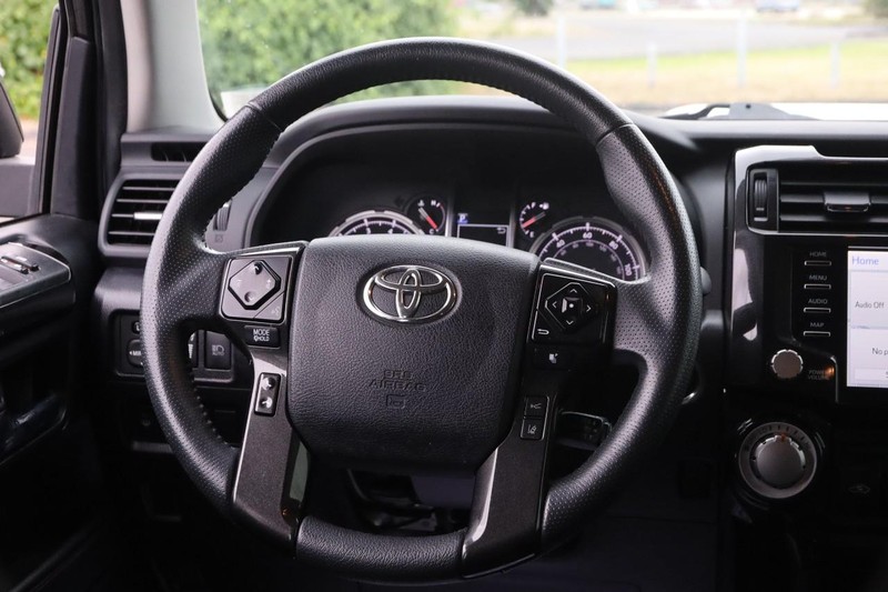 Toyota 4Runner Vehicle Image 24