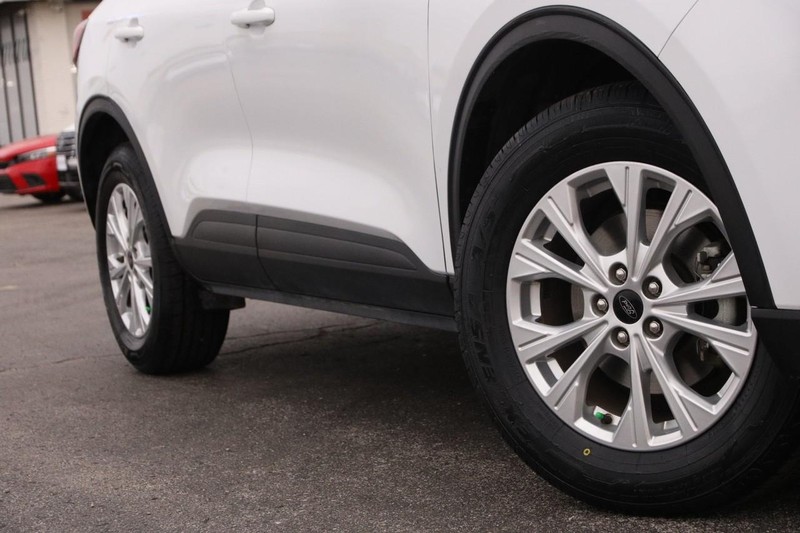 Ford Escape Vehicle Image 03