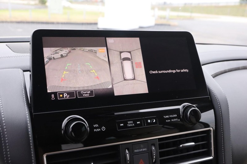 Nissan Armada Vehicle Image 21