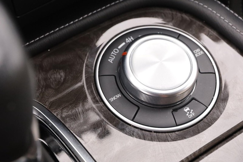 Nissan Armada Vehicle Image 23