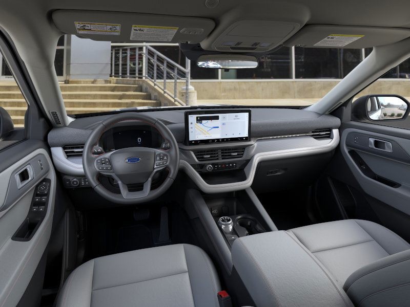 Ford Explorer Vehicle Image 09