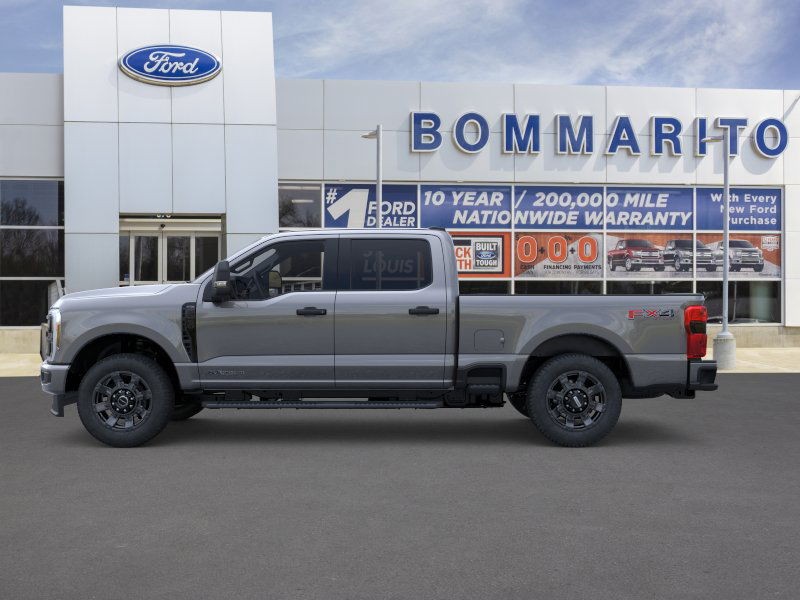 Ford Super Duty F-350 SRW Vehicle Image 03