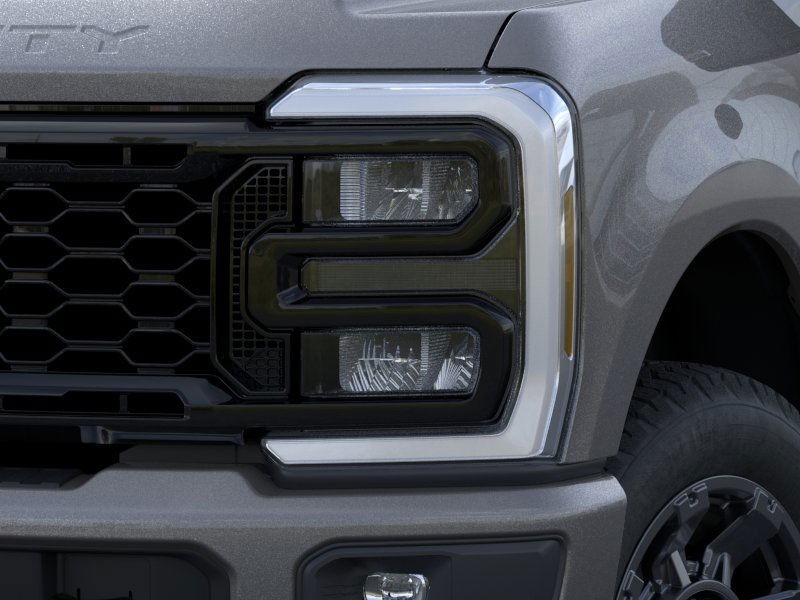 Ford Super Duty F-350 SRW Vehicle Image 18