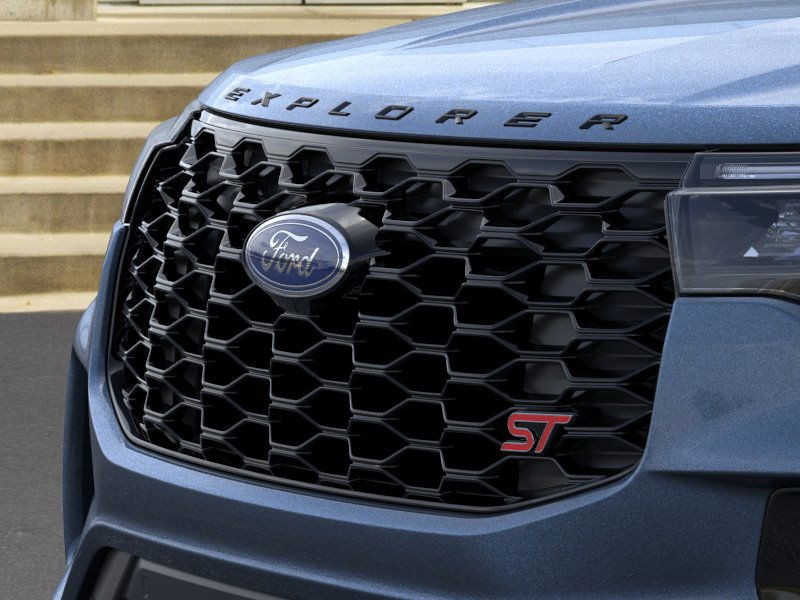 Ford Explorer Vehicle Image 17