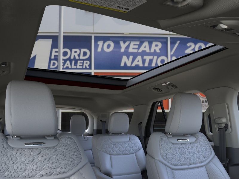 Ford Explorer Vehicle Image 22