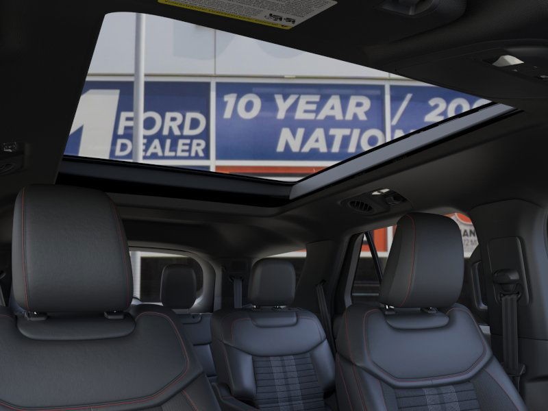 Ford Explorer Vehicle Image 22
