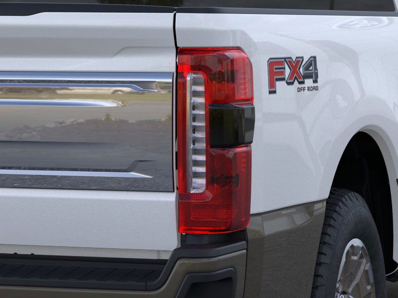 Ford Super Duty F-350 SRW Vehicle Image 21