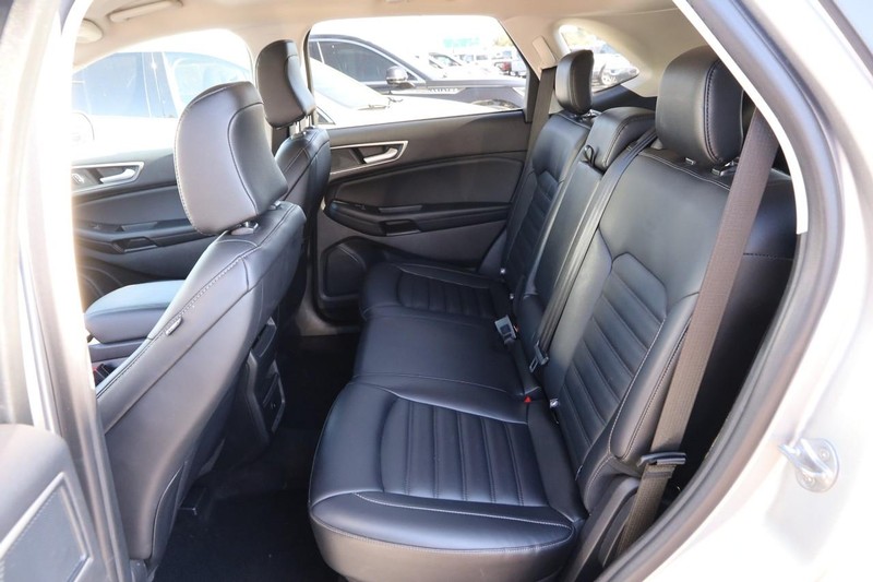 Ford Edge Vehicle Image 09