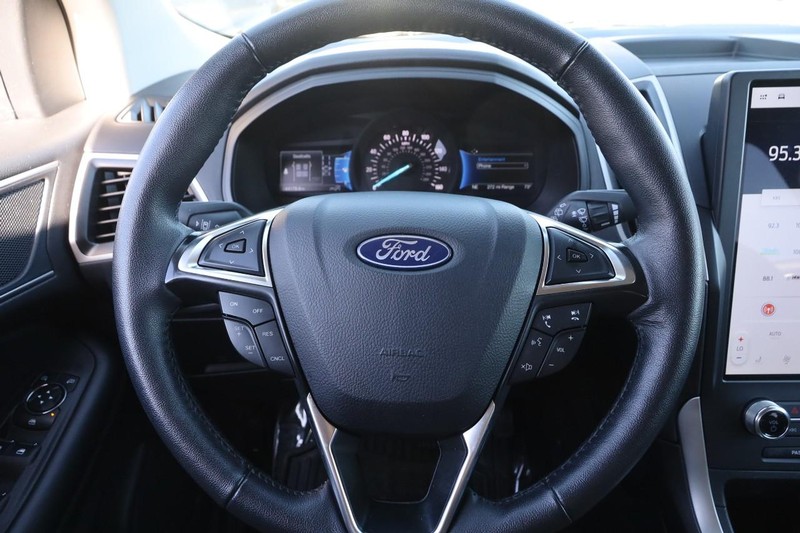 Ford Edge Vehicle Image 10